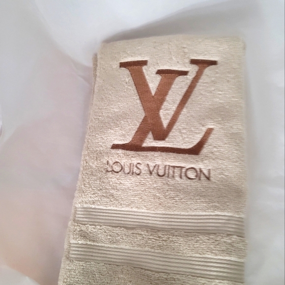 Embroidered Louis Vuitton Hand Towel Set - Brown on Beige/Tan - Picture 4 of 4